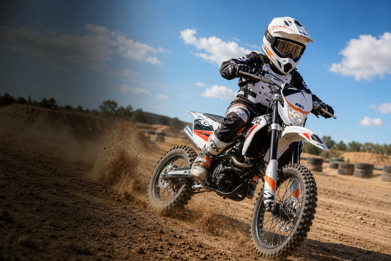 Dirt bike KAYO w terenie